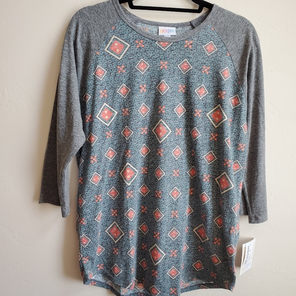 Distressed baseball style top - Picture 2 of 5